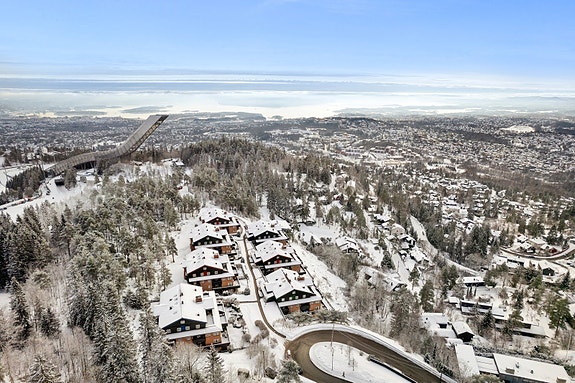 Velkommen til Holmenkollen terrasse/Hospitsveien 11A