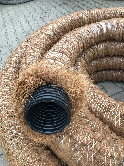 RUNDSLISSEDE DRENSRØR FERDIGE MED FILTER