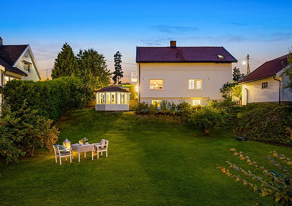 Kari Killi v/ Notar har gleden av å presentere Gamle Strømsvei 5 C.