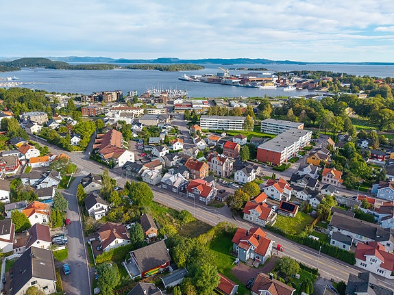 Andreas Rasch Wegger v/PrivatMegleren Horten ønsker velkommen til Torggata 21! Foto: Kristian T. Bollæren