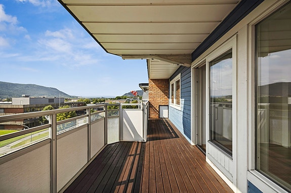 Romslig balkong på 15 kvm.