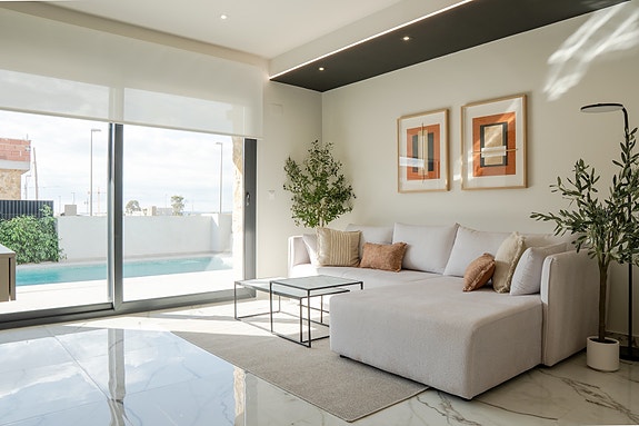 Villa med 5 soverom og privat basseng - Attraktiv beliggenhet - Møblert!