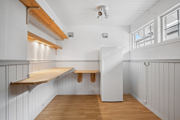 Stor innvendig bod i 1.etg