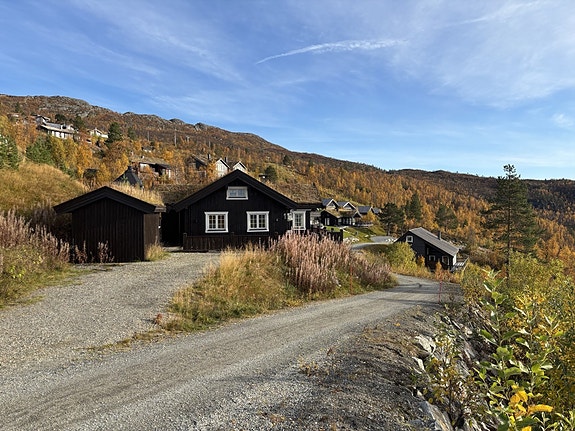 Velkommen til Tågebærveien 1, en fint og praktisk hytte med god beliggenhet i Målselv fjellandsby.
