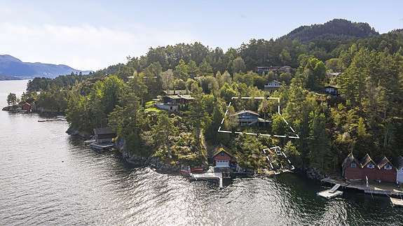 Velkommen til denne hytten i Brattestøfeltet 40 - presentert av Eiendomsmegler Christoffer Frøyland!