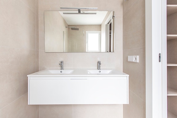 Ny moderne bolig med privat basseng   3 soverom og 2 bad - Kun 650 m fra stranden