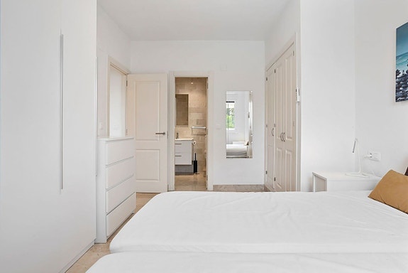 Romslig leilighet med stor terrasse - 4 soverom og 4 bad - Møblert og nær sentrum av La Cala de Mijas