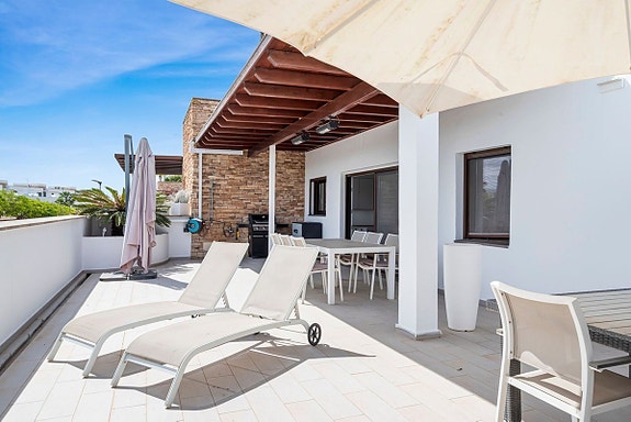 Romslig leilighet med stor terrasse - 4 soverom og 4 bad - Møblert og nær sentrum av La Cala de Mijas