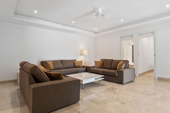 Romslig leilighet med stor terrasse - 4 soverom og 4 bad - Møblert og nær sentrum av La Cala de Mijas