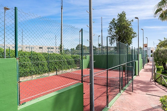 Romslig leilighet med stor terrasse - 4 soverom og 4 bad - Møblert og nær sentrum av La Cala de Mijas