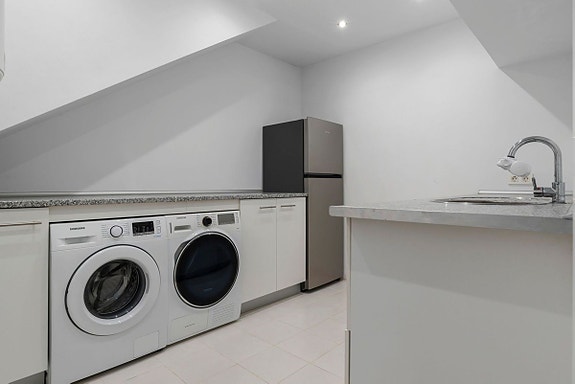 Romslig leilighet med stor terrasse - 4 soverom og 4 bad - Møblert og nær sentrum av La Cala de Mijas