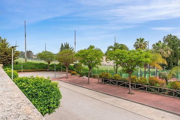 Romslig leilighet med stor terrasse - 4 soverom og 4 bad - Møblert og nær sentrum av La Cala de Mijas