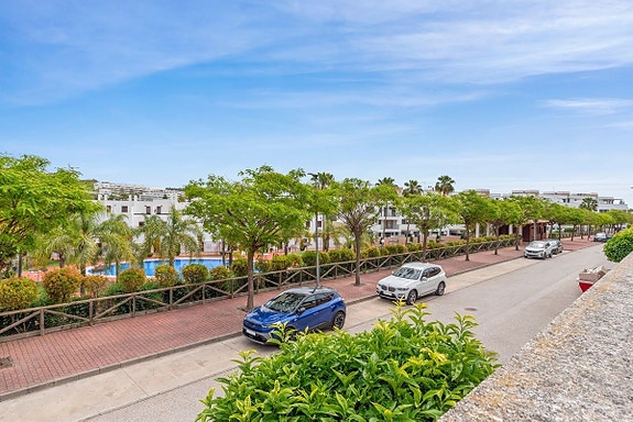 Romslig leilighet med stor terrasse - 4 soverom og 4 bad - Møblert og nær sentrum av La Cala de Mijas