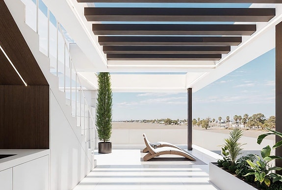 SOLGT! Luksusvilla med 3 soverom og 3 bad - Stor takterrasse - Kort vei til strand og golf