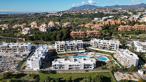 Ny toppleilighet med 3 soverom, stor terrasse og privat takterrasse
