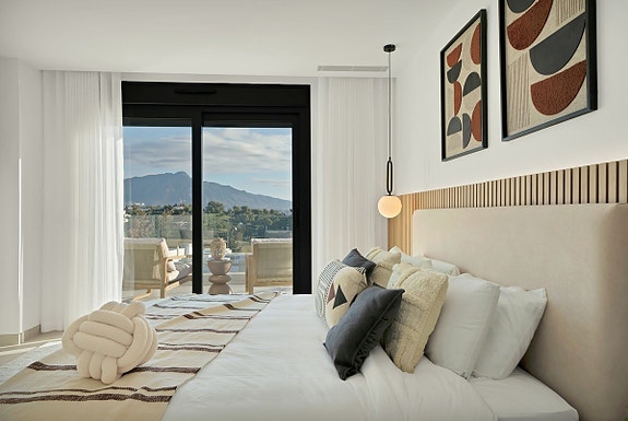 Ny toppleilighet med 3 soverom, stor terrasse og privat takterrasse