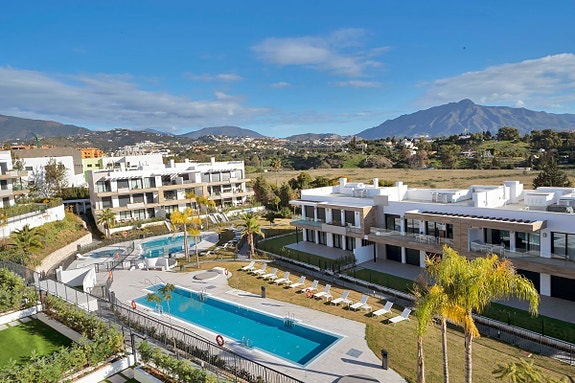 Ny toppleilighet med 3 soverom, stor terrasse og privat takterrasse