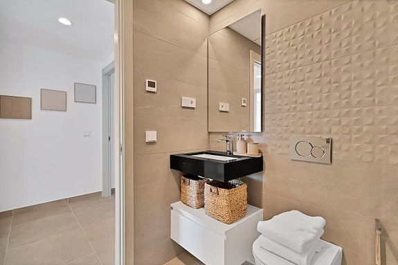 Ny toppleilighet med 3 soverom, stor terrasse og privat takterrasse