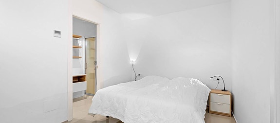 Moderne rekkehus med 3 soverom - Stor privat hage og takterrasse - Parkering