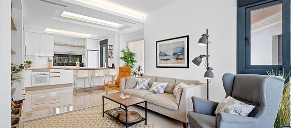 Moderne rekkehus med 3 soverom - Stor privat hage og takterrasse - Parkering