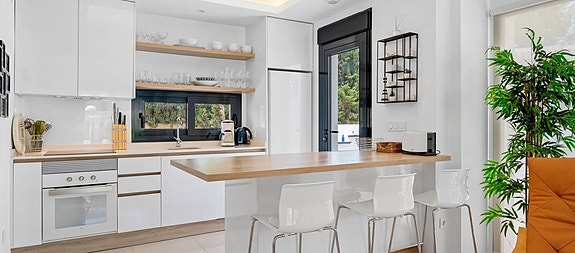 Moderne rekkehus med 3 soverom - Stor privat hage og takterrasse - Parkering