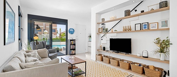 Moderne rekkehus med 3 soverom - Stor privat hage og takterrasse - Parkering