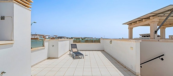 Moderne rekkehus med 3 soverom - Stor privat hage og takterrasse - Parkering