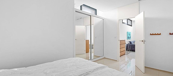 Moderne rekkehus med 3 soverom - Stor privat hage og takterrasse - Parkering