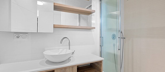 Moderne rekkehus med 3 soverom - Stor privat hage og takterrasse - Parkering