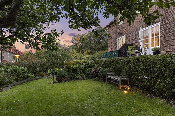 Velkommen til Damplassen 25.