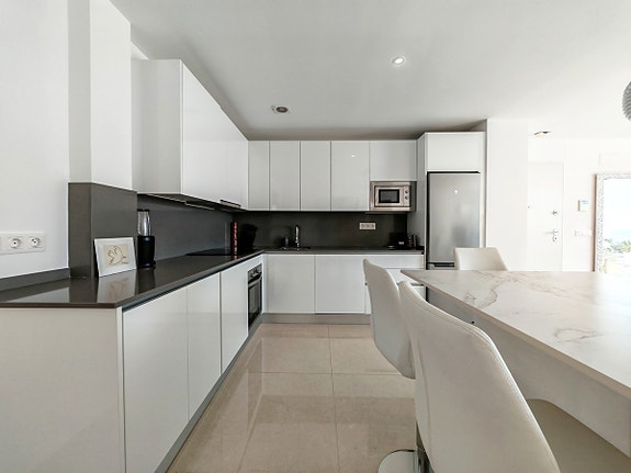 Eksklusiv penthouse med 4 soverom - Privat basseng, takterrasse og panoramautsikt