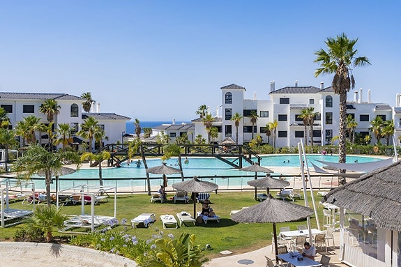 Eksklusiv toppleilighet over to plan | 3 soverom og 2 bad | Takterrasse med jacuzzi og sjøutsikt