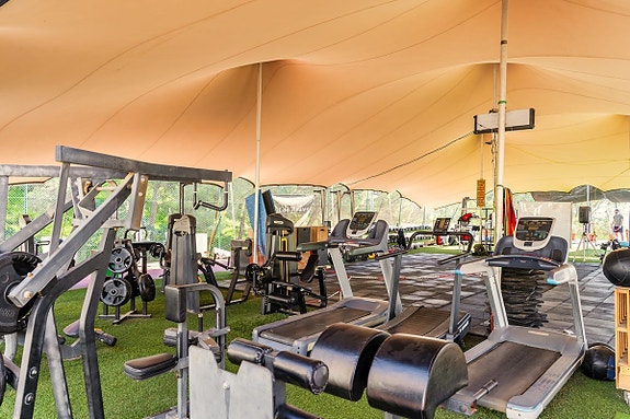 Eksklusiv toppleilighet over to plan | 3 soverom og 2 bad | Takterrasse med jacuzzi og sjøutsikt