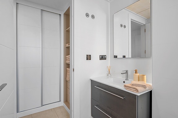 Attraktiv leilighet med 3 soverom - Nær både strand og golf - Møblert