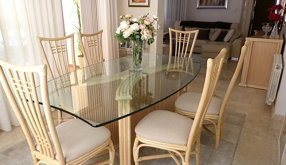 Stor og renovert villa med 4 soverom, basseng og flott uteområde i Los Dolses