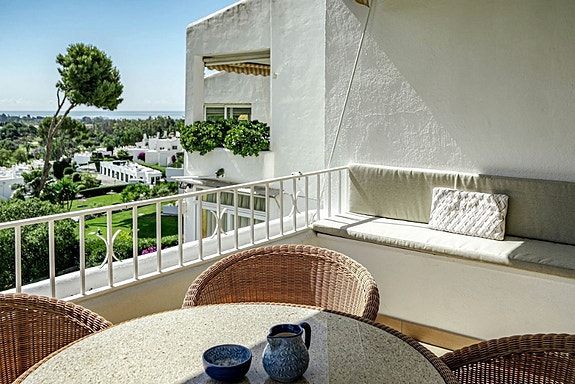 Renovert penthouse med 3 soverom og 2 bad - Terrasse med panoramautsikt mot sjø og fjell