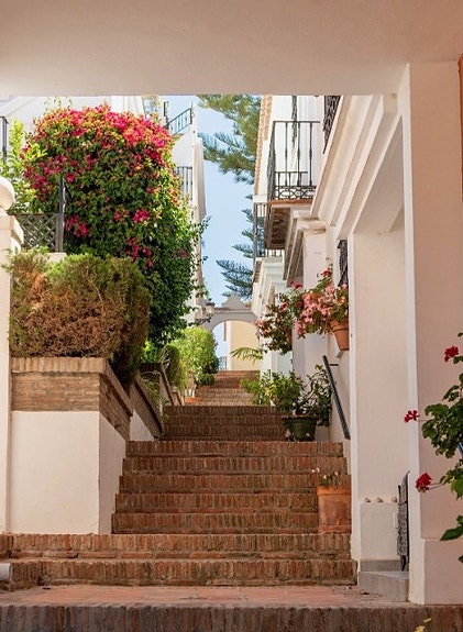 Renovert penthouse med 3 soverom og 2 bad - Terrasse med panoramautsikt mot sjø og fjell