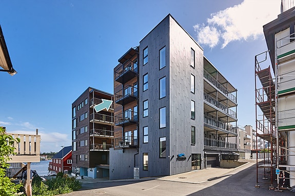 Hjørneleilighet i 4.etg | Balkong med sjøutsikt | 3 roms med kontor