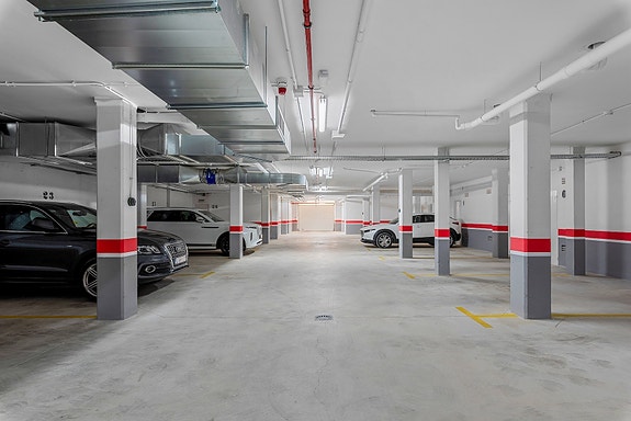 SOLGT! Moderne sørvendt leilighet | Romslig terrasse og god beliggenhet | Fullt møblert!