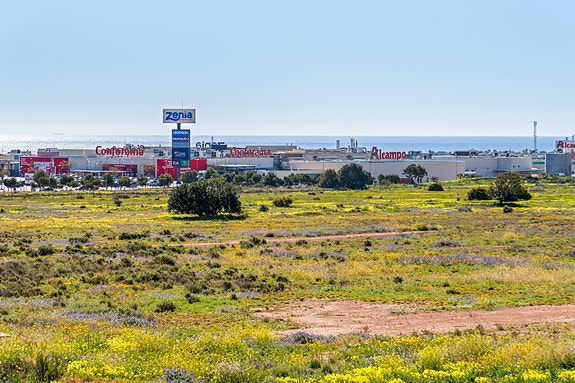 SOLGT! Moderne sørvendt leilighet | Romslig terrasse og god beliggenhet | Fullt møblert!