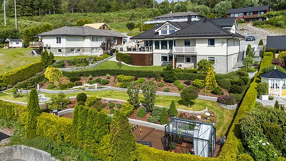 Velkommen til vakre Øvre Kongefaret 27! En innholdsrike boligeiendom med svært gode kvaliteter! Foto: Diakrit (Espen Istad)