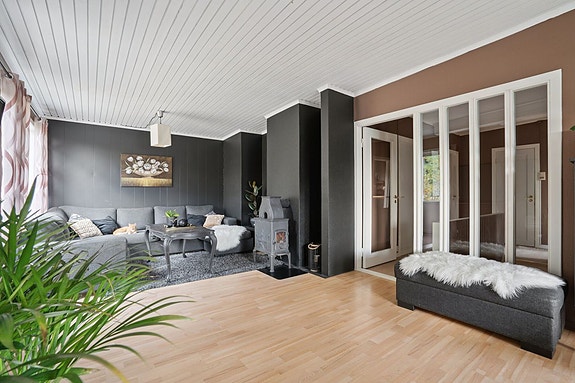 Velkommen til Espvegen 100! En innholdsrik enebolig med landlig og barnevennlig beliggenhet