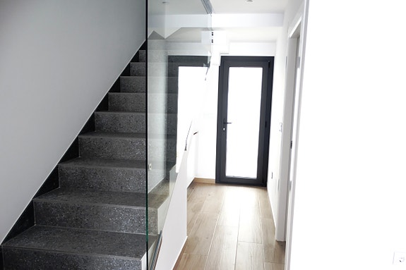 150 meter til stranden | Rekkehus med 3 soverom og 3 bad  | Flott uteplass med eget basseng  | Takterrasse 35m2