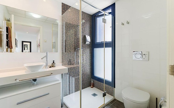 Sea Senses - Eksklusiv hjørneleilighet med 3 soverom, panoramautsikt og wow-faktor!