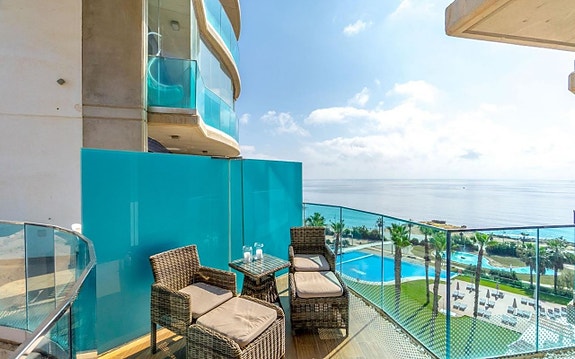 Sea Senses - Eksklusiv hjørneleilighet med 3 soverom, panoramautsikt og wow-faktor!