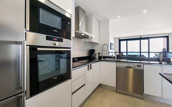 Sea Senses - Eksklusiv hjørneleilighet med 3 soverom, panoramautsikt og wow-faktor!