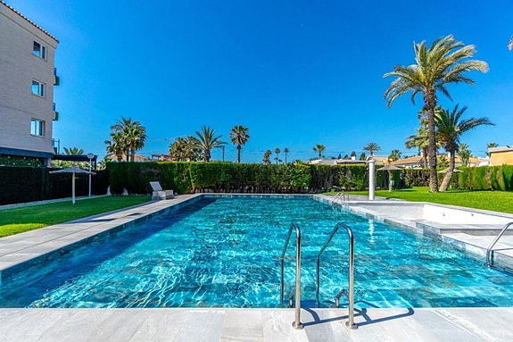 Leilighet med 3 soverom og spektakulær havutsikt - Første linje i Playa Flamenca