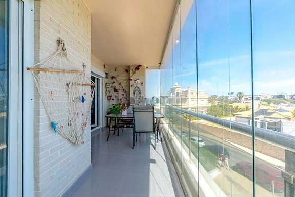 Leilighet med 3 soverom og spektakulær havutsikt - Første linje i Playa Flamenca