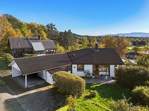 Velkommen til Pleierveien 46 - Parkering i carport