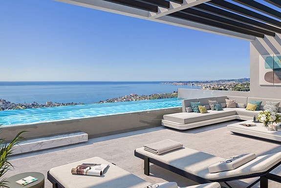 Nyhet! | UTSIKTSVILLA i Benalmadena | 4 soverom + 4 bad | Stor terrasse med basseng